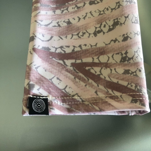 Onzie Python White Snakeskin Leggings - Picture 13 of 16